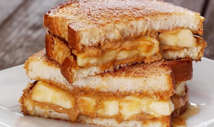 Французский бутерброд с сыром и бананами