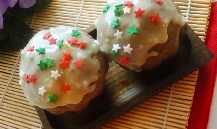 Шоколадные маффины с лимонной глазурью