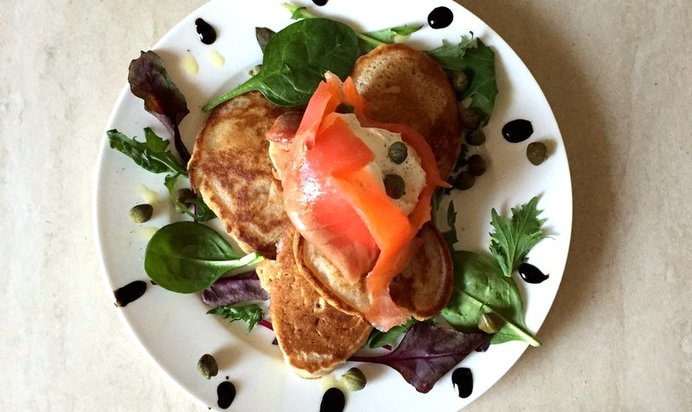 Гречневые оладьи с семгой