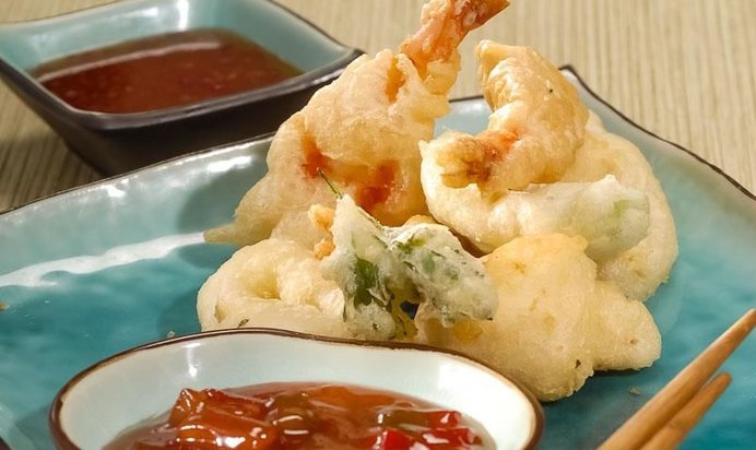 Овощи и морепродукты в темпуре