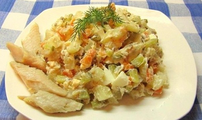 Салат Оливье с рыбой
