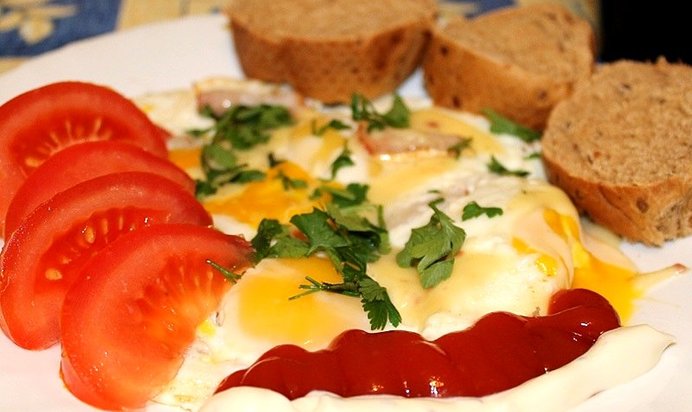 Яичница с сыром плавленным