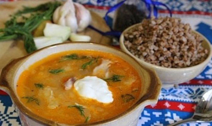 Деревенские кислые щи с гречневой кашей