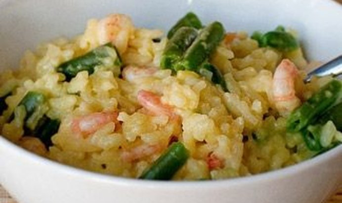Шафрановое ризотто с креветками и зеленой фасолью