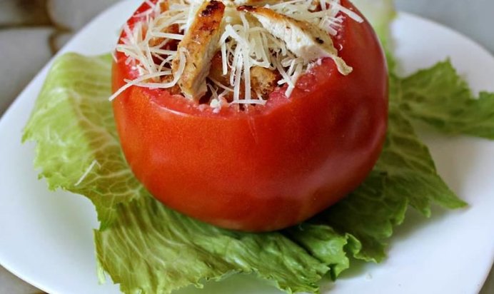 Салат Цезарь в томате