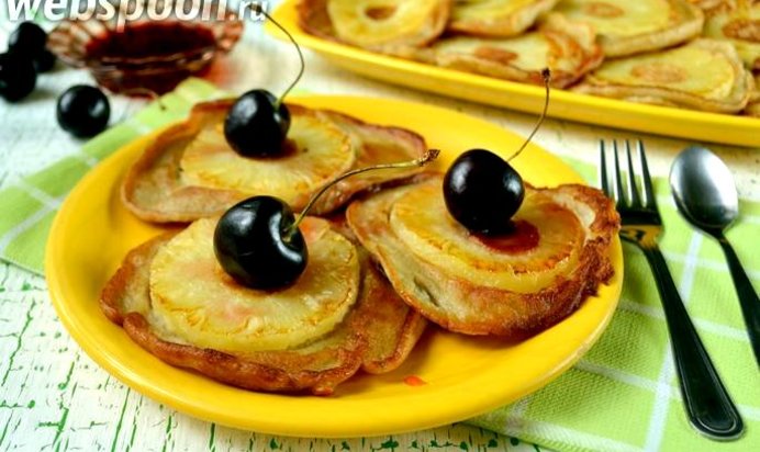 Банановые оладьи с ананасом