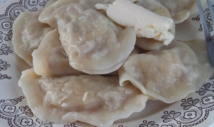 Вареники с квашеной капустой и мясом