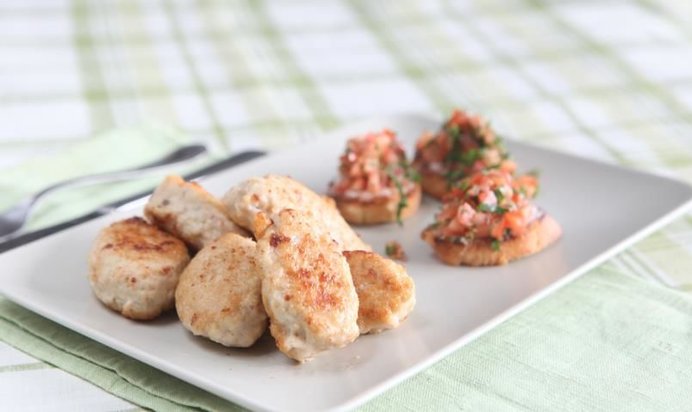Куриные котлеты с брускеттами