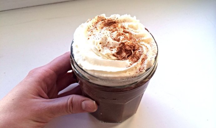 Овсяная каша аля горячий шоколад со взбитыми сливками