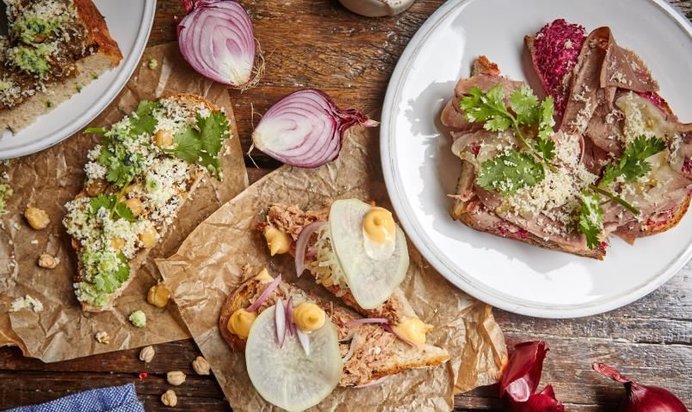 Брускетта с тунцом