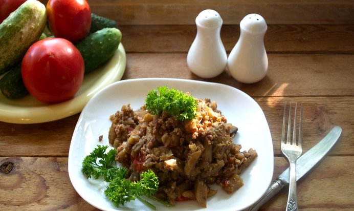 Гуляш из баклажанов