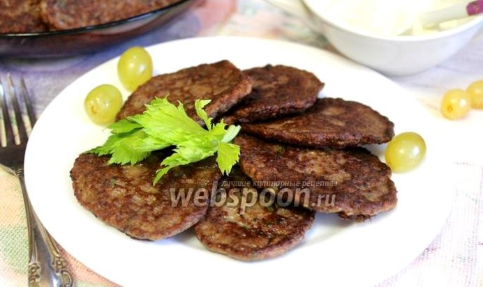 Оладьи из куриной печени с зеленью