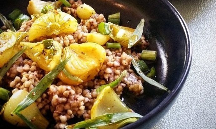 Гречка с молодым луком