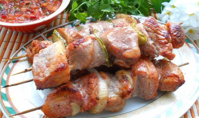 Шашлык из свинины в томатном маринаде (в духовке)
