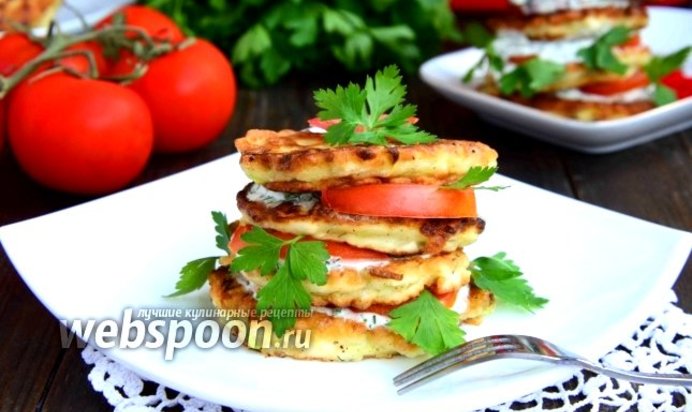 Оладьи из кабачков со сметанным соусом