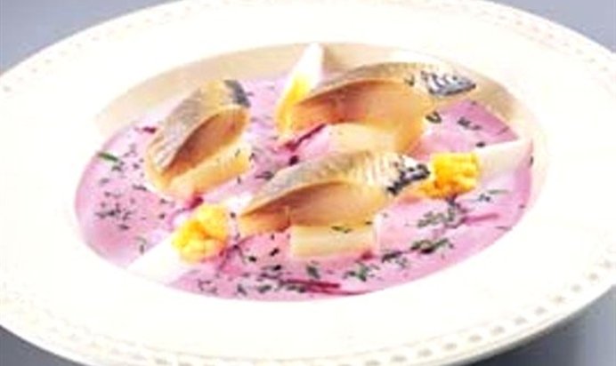 Холодный борщ с норвежской сельдью