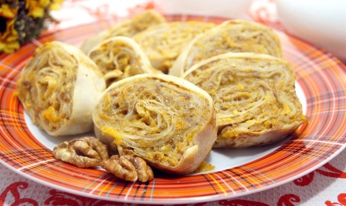 Блины «Лакомка» с сухофруктами мёдом