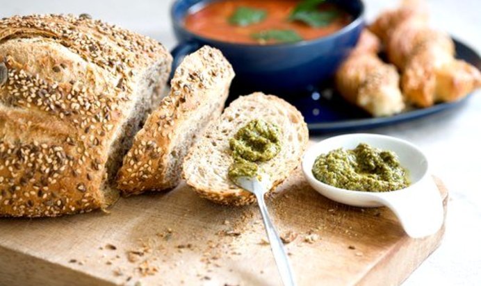 Песто из петрушки и грецких орехов с анчоусами