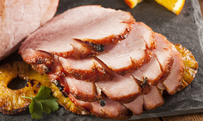 Запеченный свиной окорок