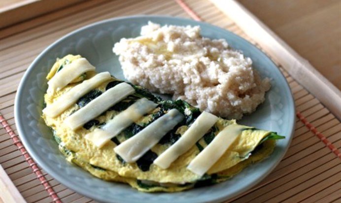 Омлет со шпинатом и фетой