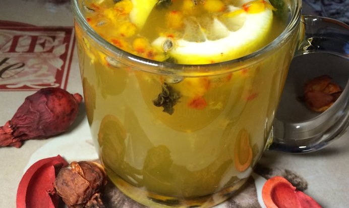 Чай с облепихой и имбирем