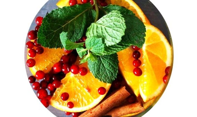 Согревающий чай с апельсином и корицей