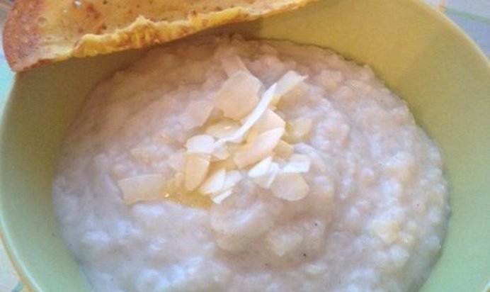Рисовая каша с кокосом