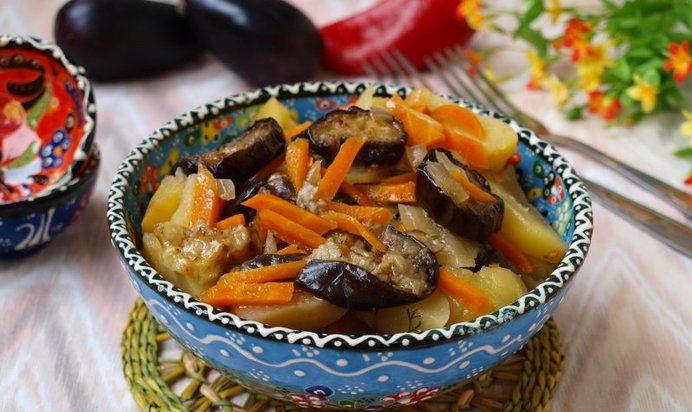 Овощное рагу с баклажанами