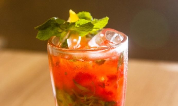 Клубничный лимонад