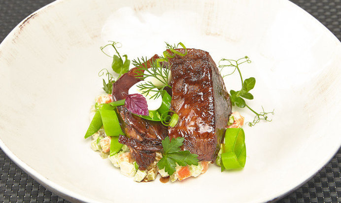 Говяжий язык с оливье