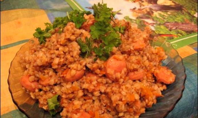 Гречка с сосисками