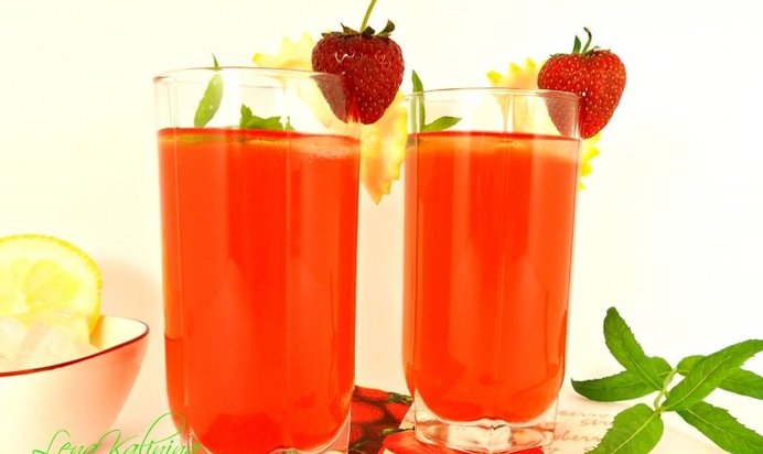 Клубничный лимонад