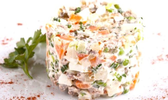 Оливье с шампиньонами