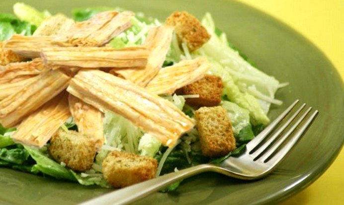 Постный «Цезарь» со спаржей