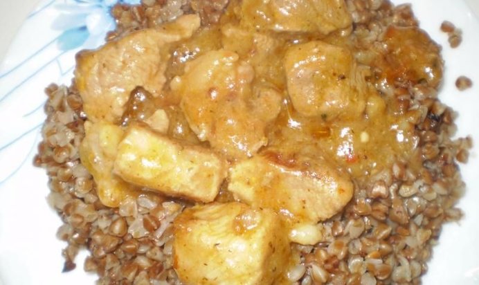 Гречка с мясом в подливе