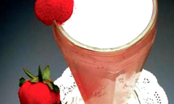 Бананово-клубничный коктейль