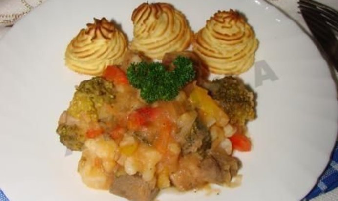 Овощное рагу со свининой