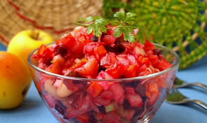 Винегрет с яблоками и отварной фасолью