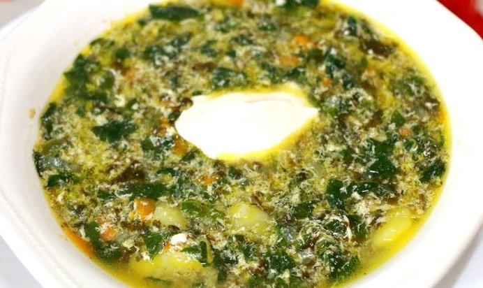 Зеленые щи из шпината