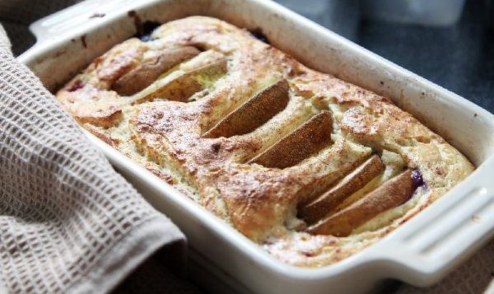 Запеканочка из рикотты с грушей, овсянкой и корицей