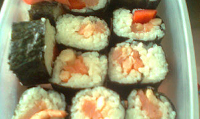 Роллы с креветками и семгой