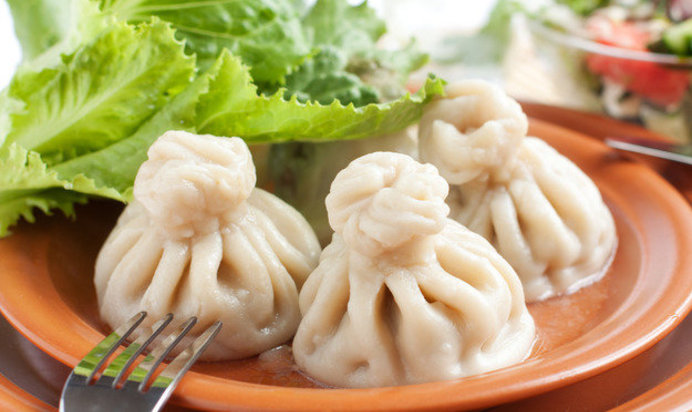 Хинкали с мясом и зеленью