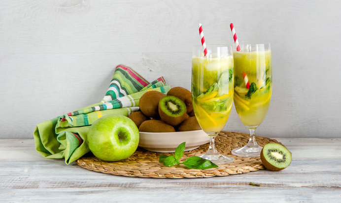 Яблочный лимонад с базиликом