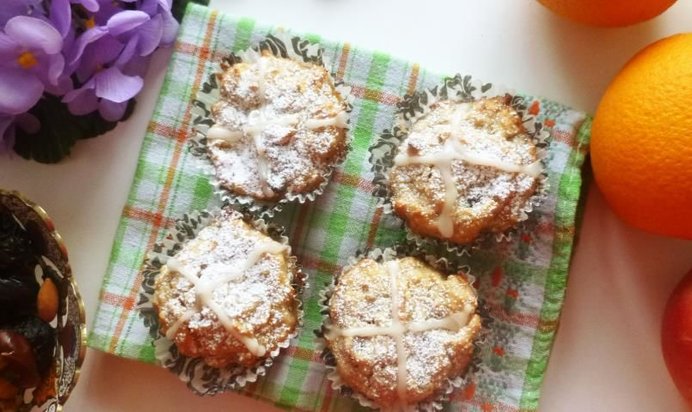 Пасхальные маффины из гречневой муки с сухофруктами и орехами