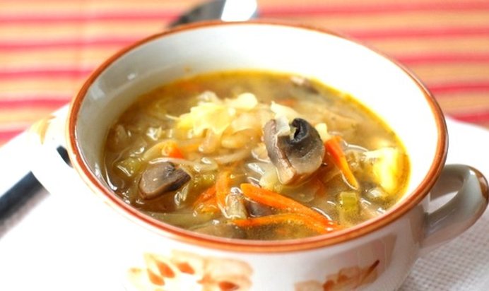 Грибные щи со свежей капустой