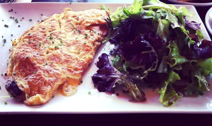 Омлет с грибами и сыром