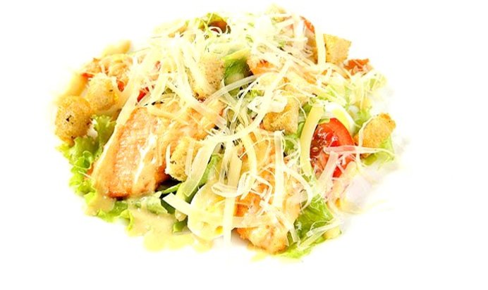 Салат «Цезарь» с лососем