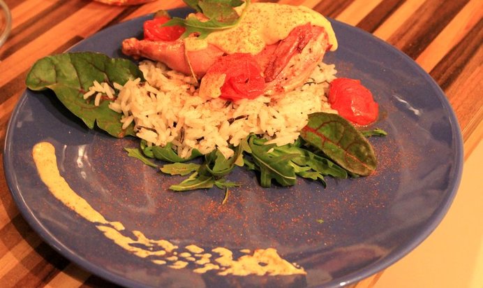 Цыпленок корнишон с винным соусом