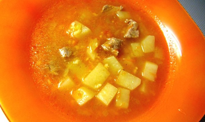 Суп с варено-копченой свиной грудкой и пшеном