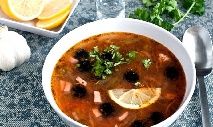 Солянка мясная классическая